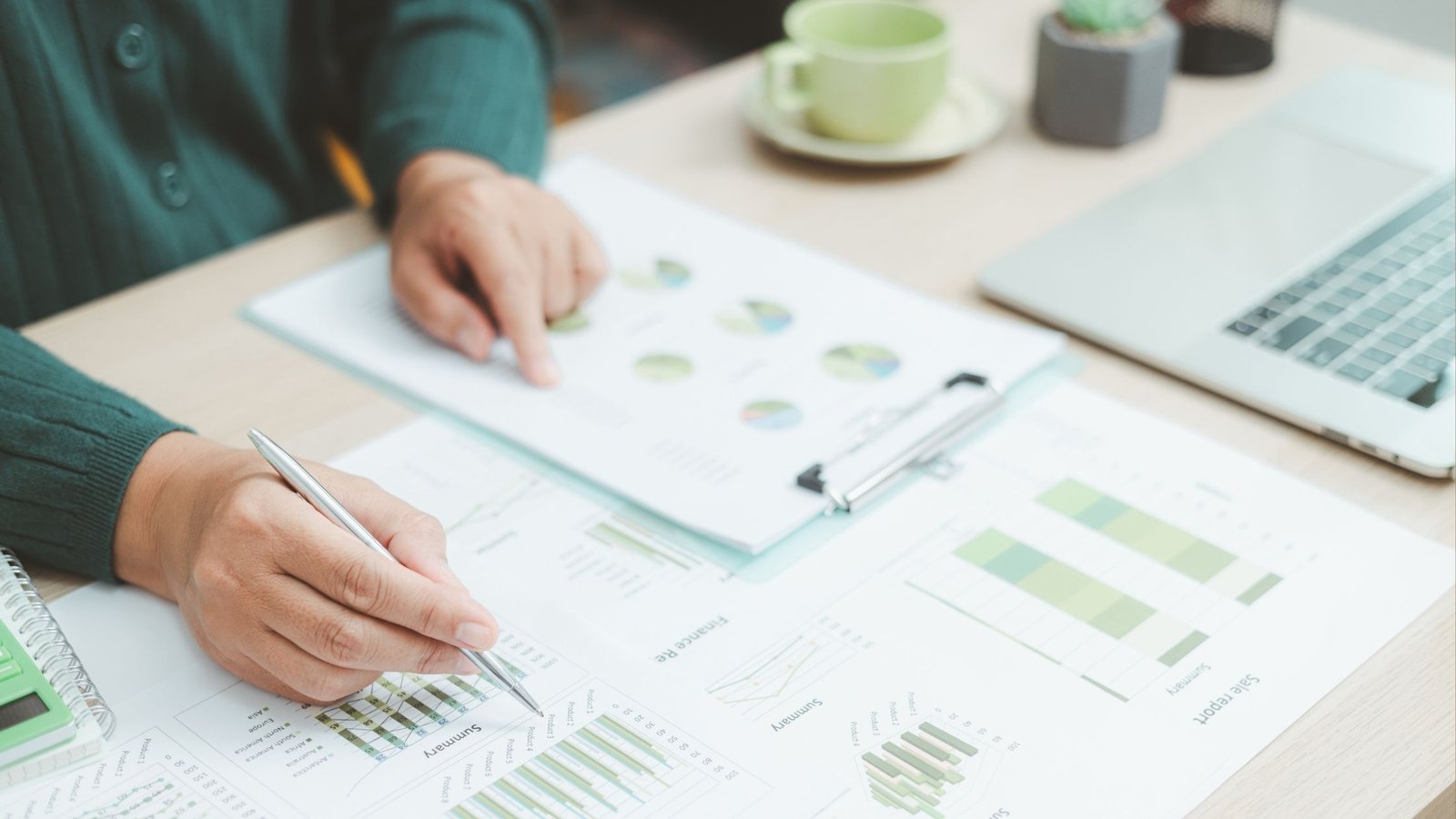Aprende cómo priorizar en un negocio correctamente, enfocando recursos, estructura y ventas para crecer con bases sólidas y sostenibles.